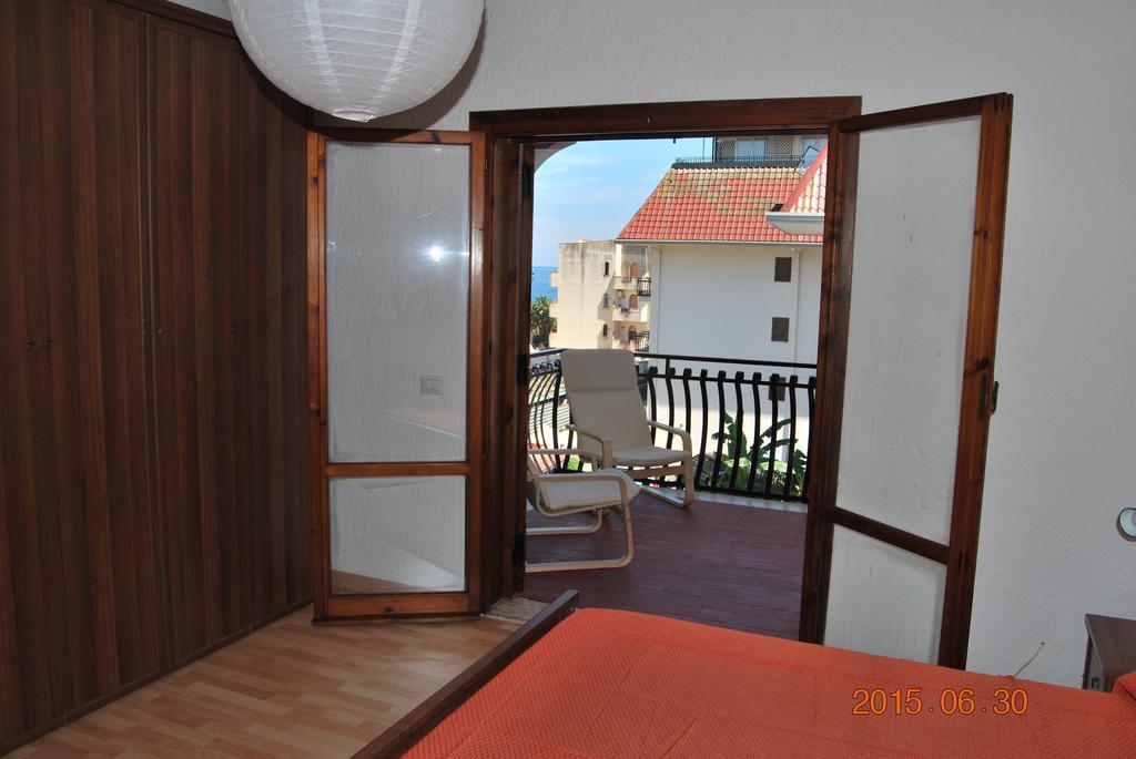 Apartmán Baia Degli Dei Giardini Naxos Pokoj fotografie